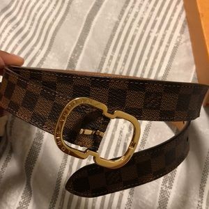 👛1DAY ONLYSALE👛 LOUIS VUITTON SKINNY BELT. 10/10